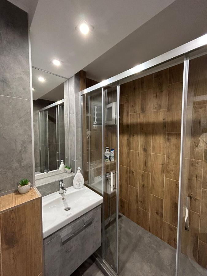 Mirrors Апартамент *